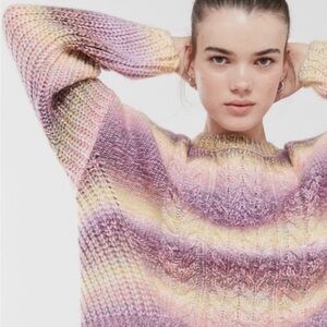 Urban Outfitters Crop Cable Knit Sweater Size Small